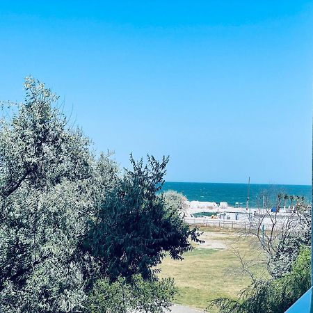 Selena By The Sea Apartment Mamaia Exterior photo
