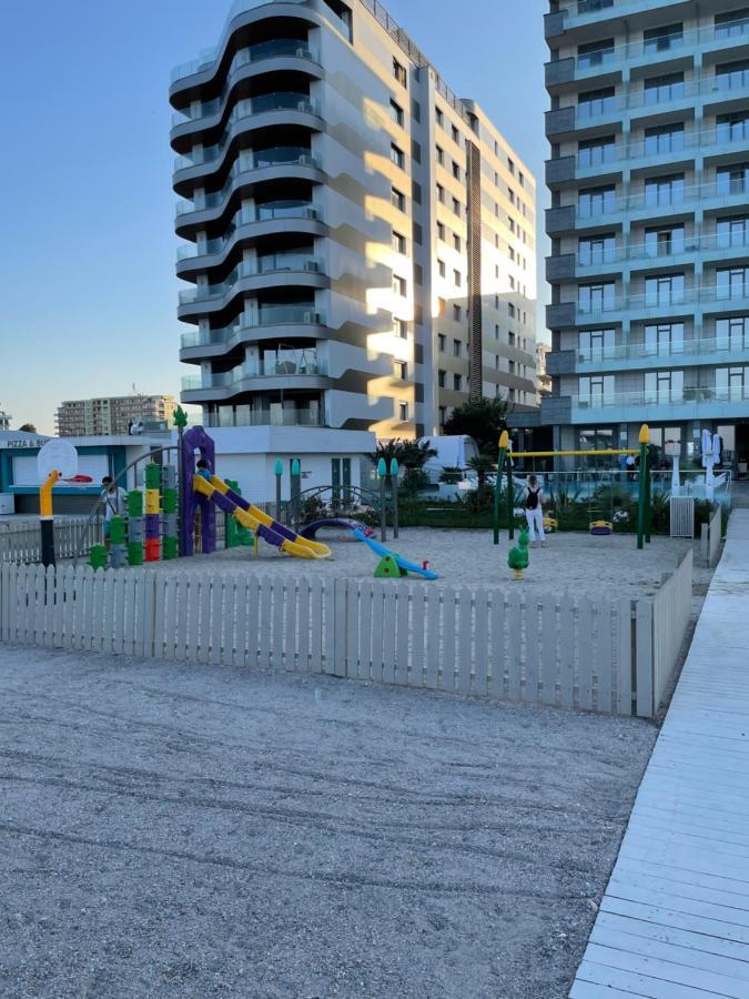 Selena By The Sea Apartment Mamaia Exterior photo