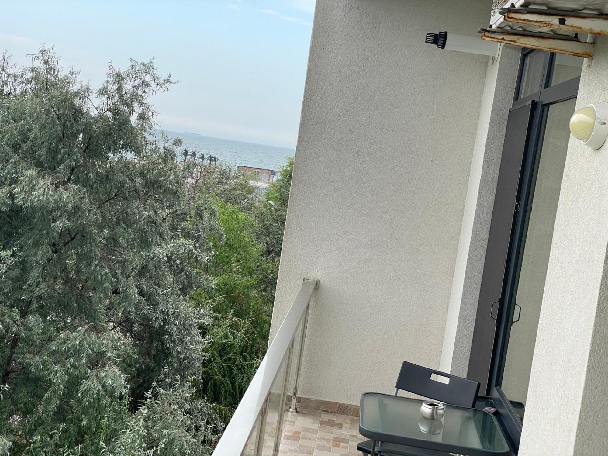 Selena By The Sea Apartment Mamaia Exterior photo