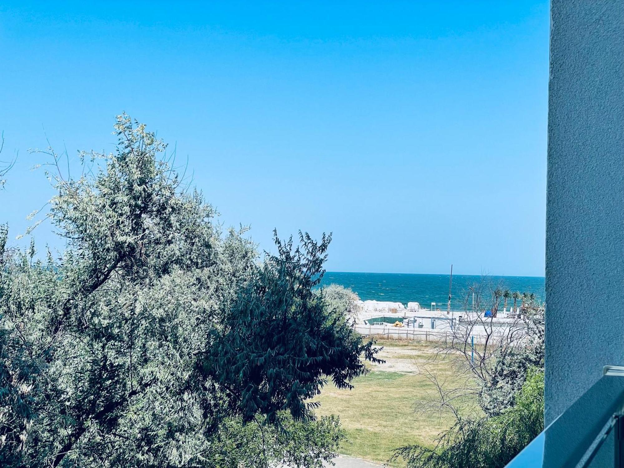 Selena By The Sea Apartment Mamaia Exterior photo